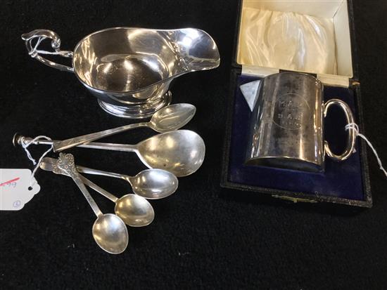 Silver presentation cream jug, cased, small silver sauceboat, silver seal top spoon & 4 teaspoons